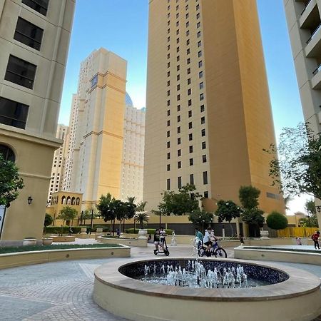 Business Backpackers Jbr Vandrarhem Dubai Exteriör bild