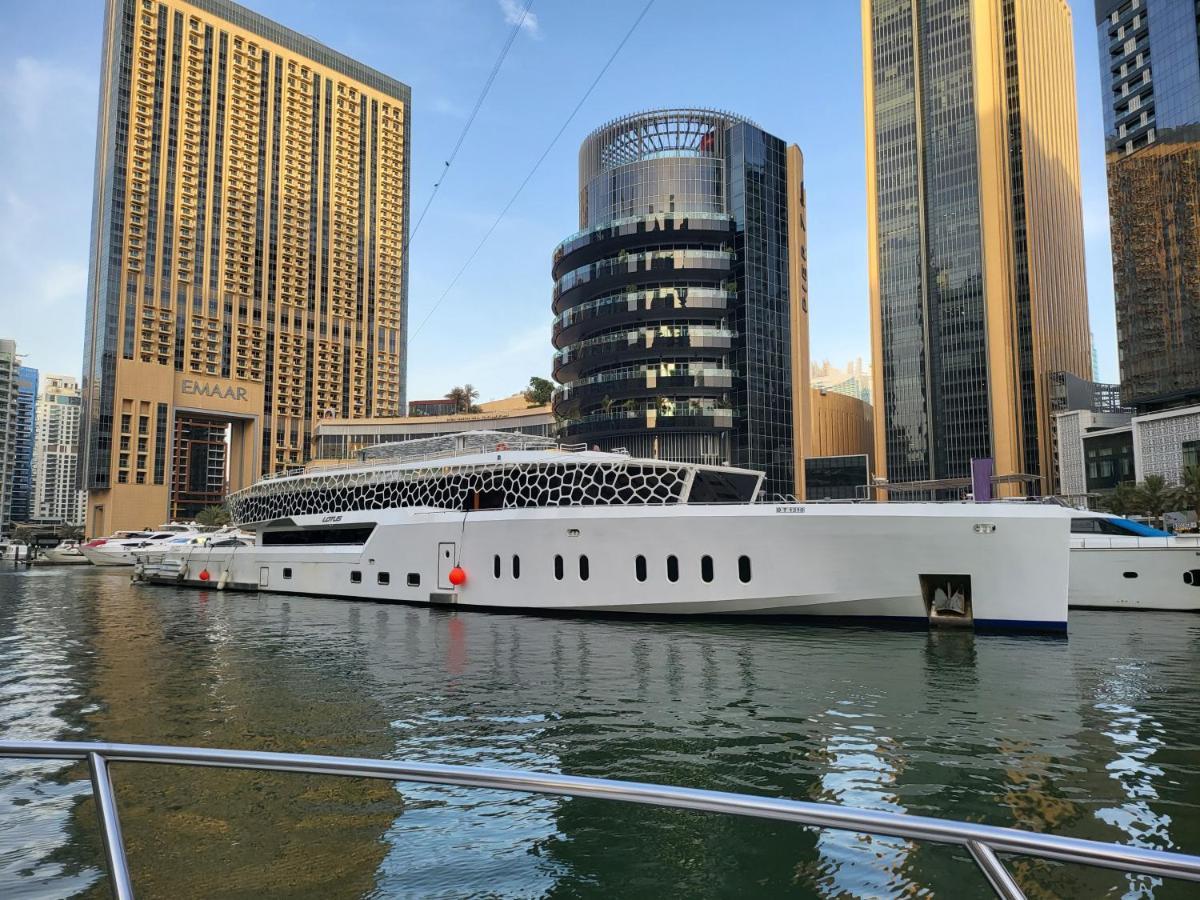 Business Backpackers Jbr Vandrarhem Dubai Exteriör bild